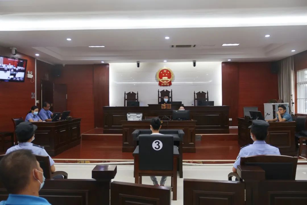 可恶！钦州一女子出售客户手机号，法院这样判...